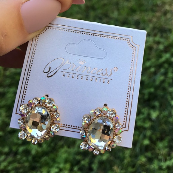 Jewelry - New Very beautiful earrings